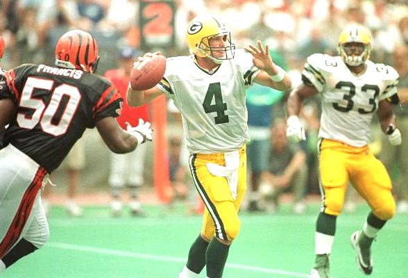 Brett Favre throwing downfield